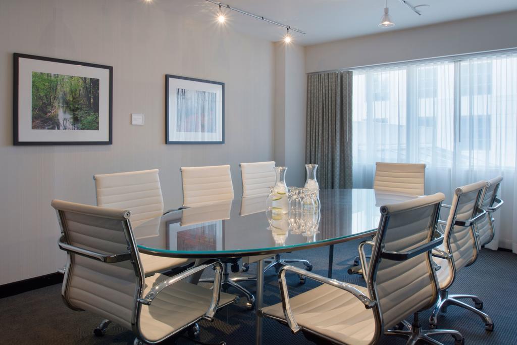 Hotel Murano Tacoma Exteriör bild A meeting room at the firm's New York City headquarters